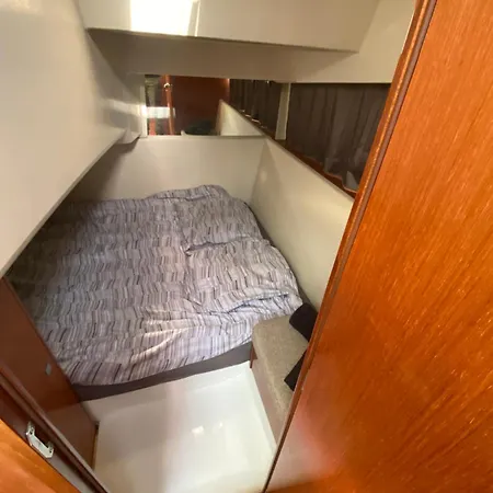 Botel Experience A Bord A La Rochelle Sur Un Jeanneau Leader 10 La Rochelle (Charente-Maritime)